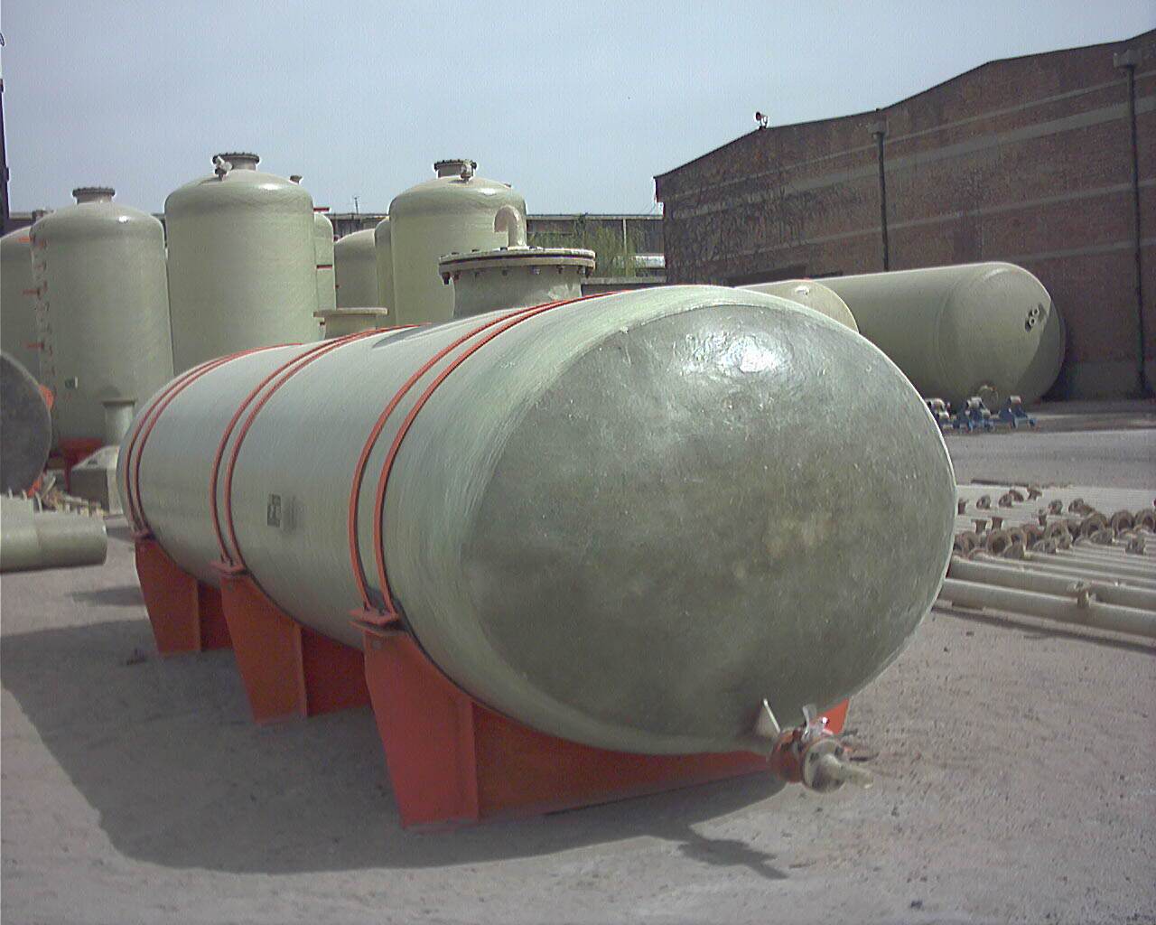 玻璃鋼運(yùn)輸罐